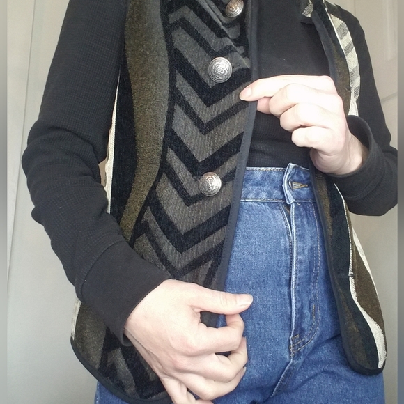 *SOLD*Bohemian Tapestry Vest Reversible Button Front EarthTones Abstract. - Picture 4 of 15
